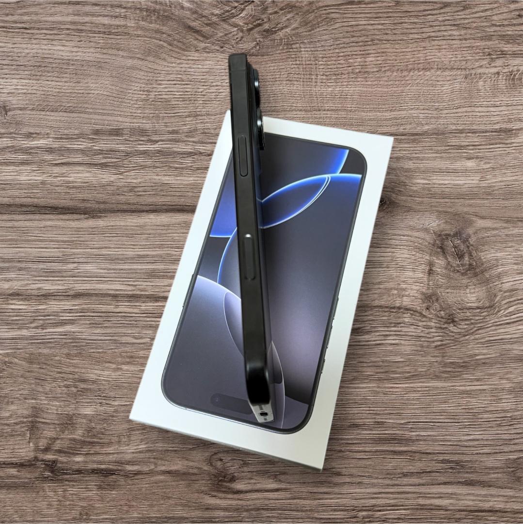 ★超美品★iPhone16 pro 512GB ブラックチタニウム