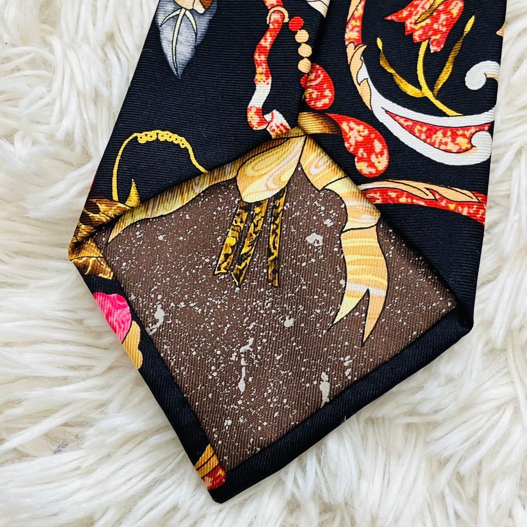 エルメス　ネクタイ　スカーフ柄　花柄　黒　ブラック　総柄　高級　シルク　成人式