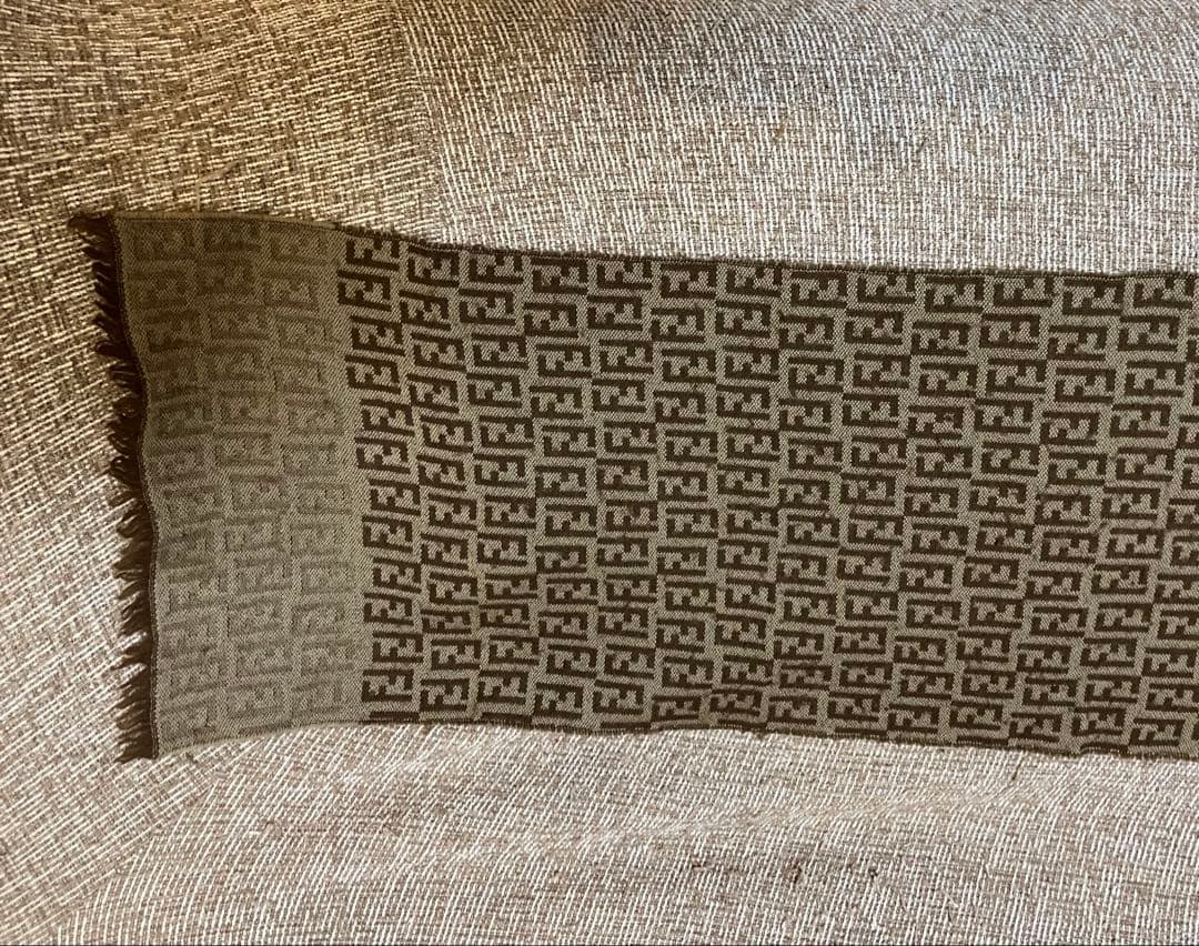 FENDIの マフラー(ブラウン系)