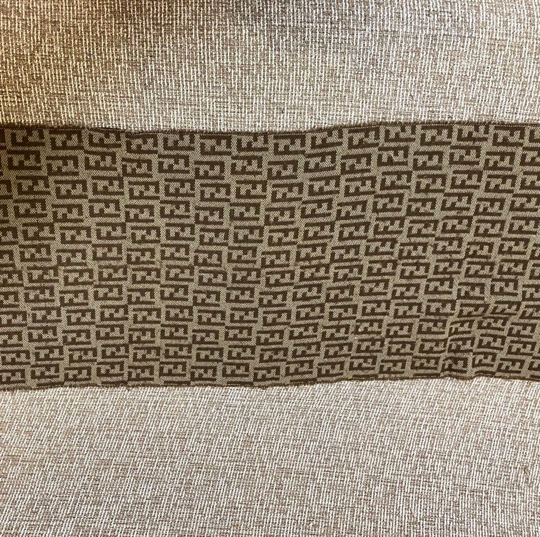 FENDIの マフラー(ブラウン系)