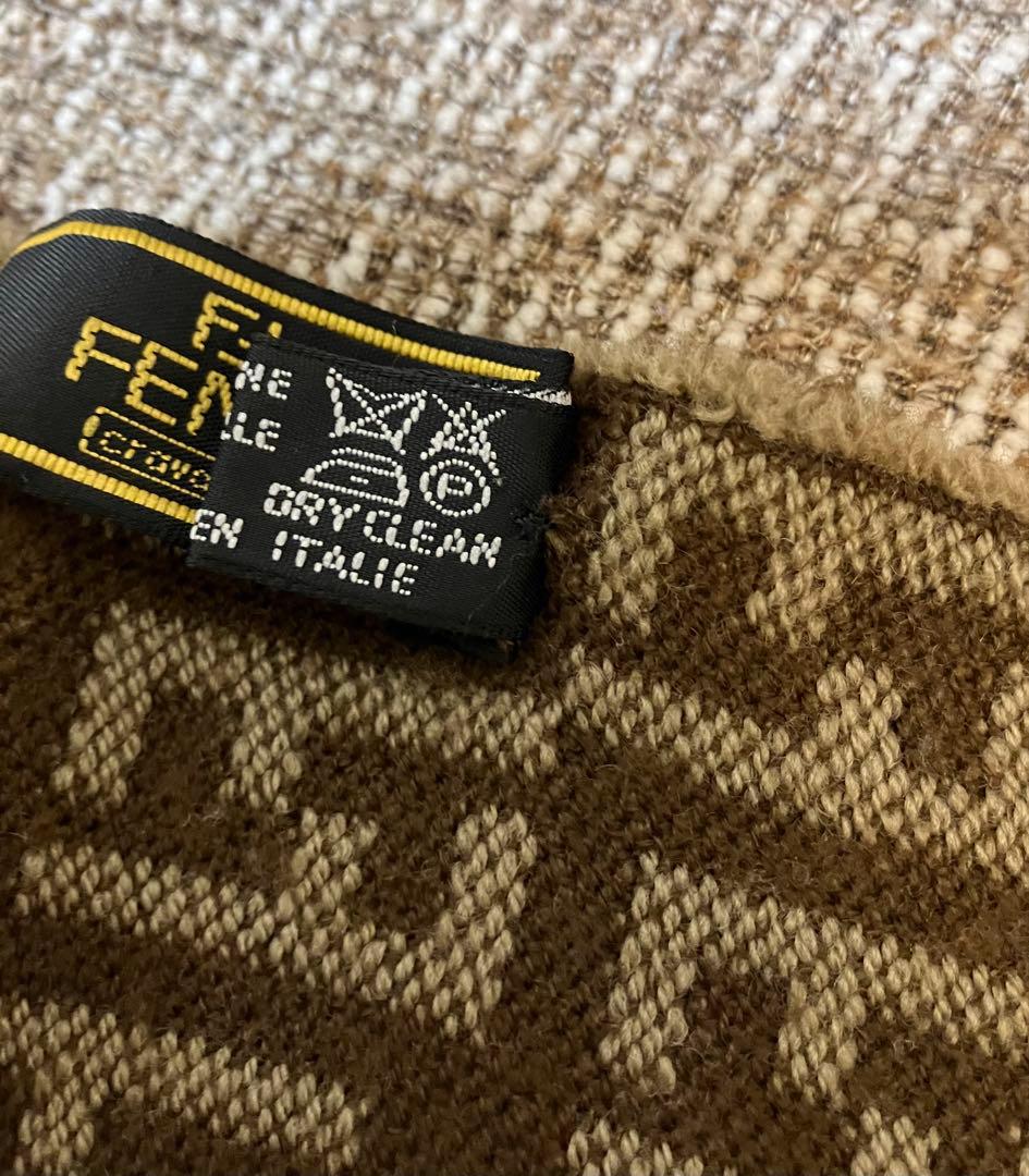 FENDIの マフラー(ブラウン系)