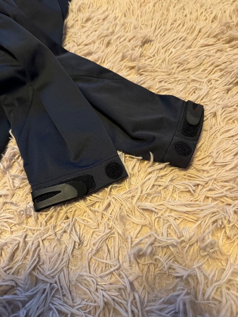 しんさん様　OAKLEY　ゴルフウェア上下　スカル　ロゴ　フルジップ　ブラック