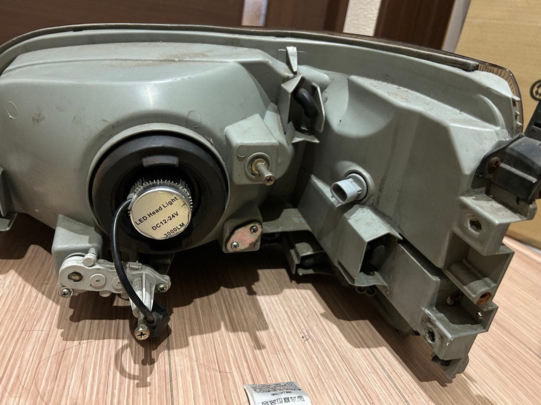 ハイエース100系ワゴンヘッドライト インナーブラック左右セット