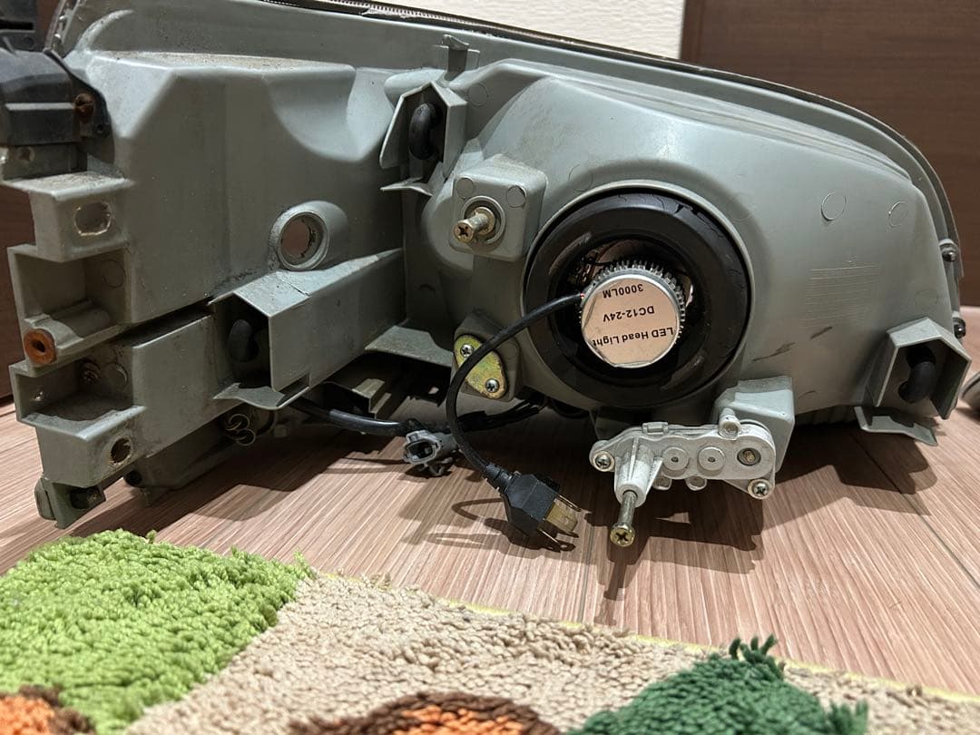 ハイエース100系ワゴンヘッドライト インナーブラック左右セット