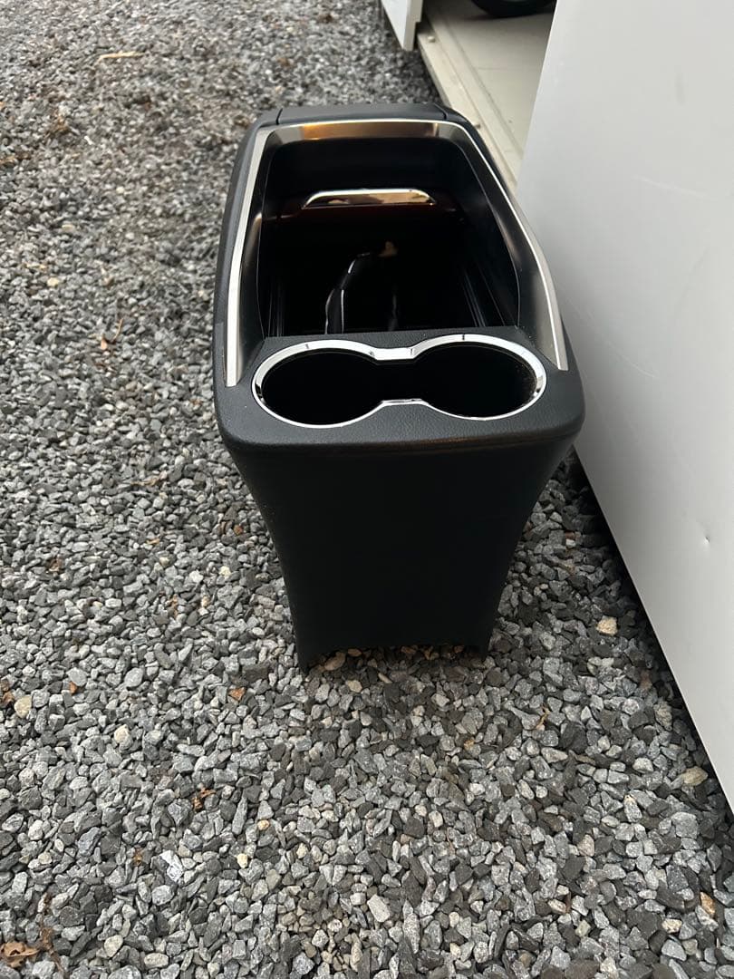 30アルファードセンターコンソール ブラック 2カップホルダー