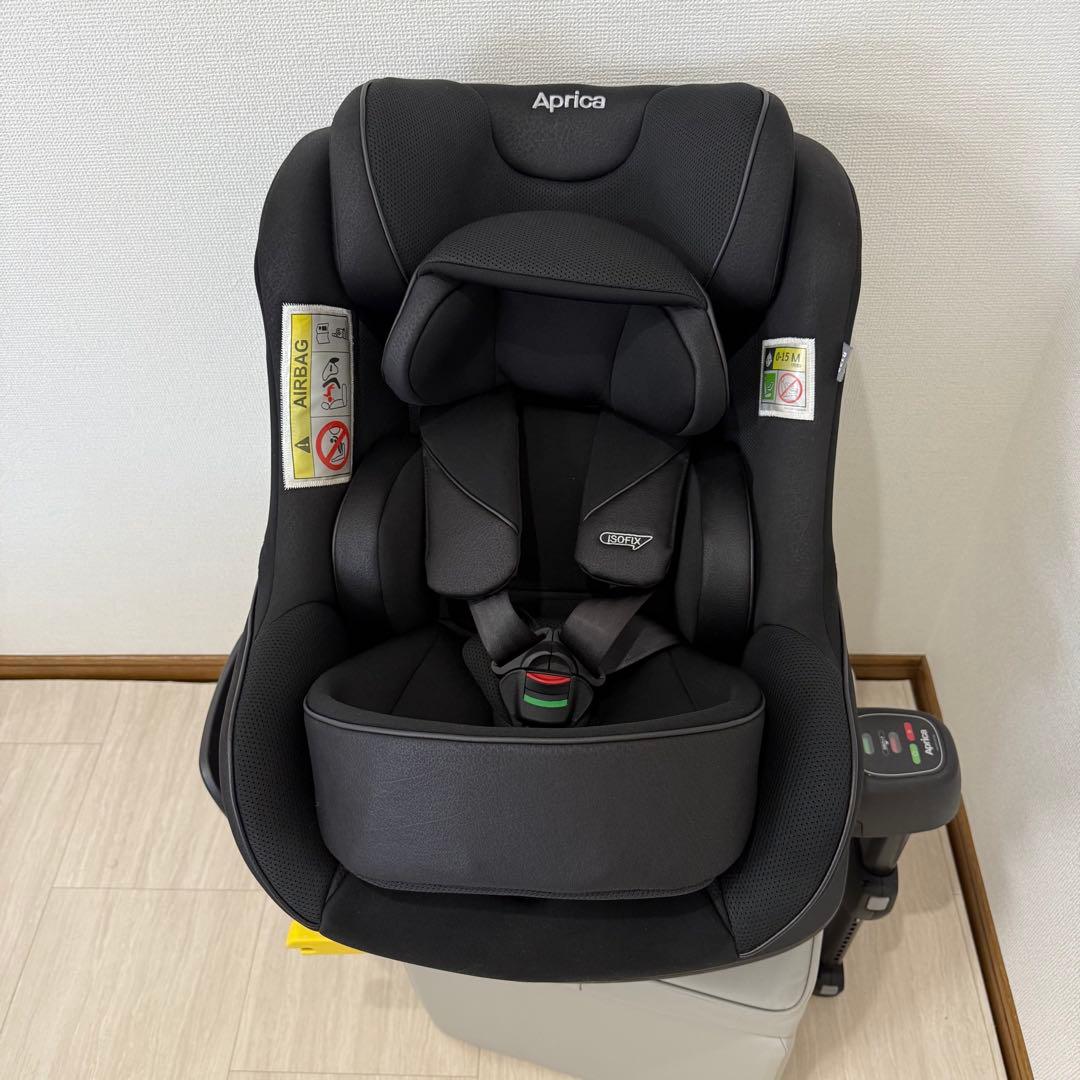 【極美品】アップリカ　チャイルドシート　クルリラビッテエックス　ブラック