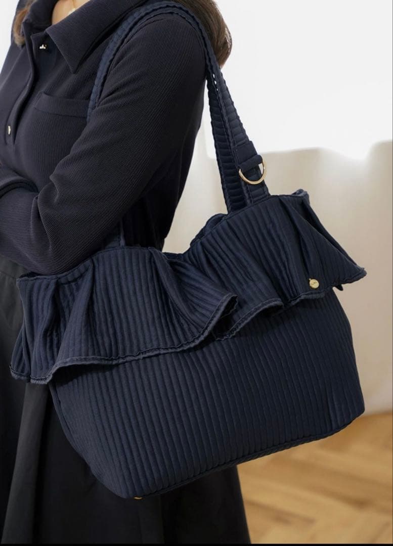 M✨新品未使用le reve vanillerフリルヘムヌビトートバッグ♡