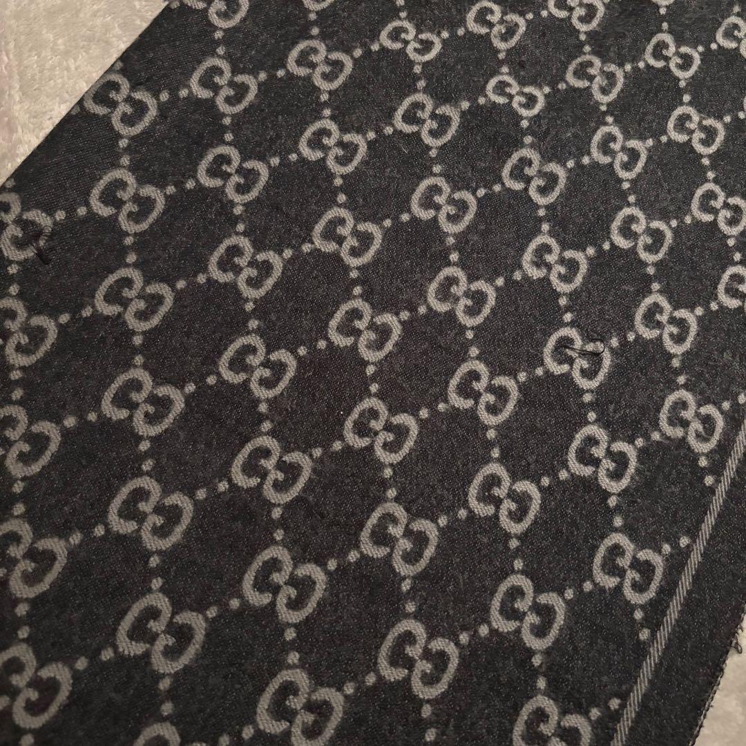GUCCI ダークグレー ロゴマフラー　ショール