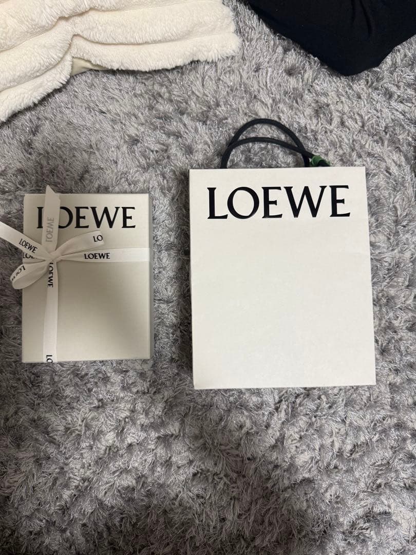 LOEWE 財布　カーキ　三つ折り　ロエベ