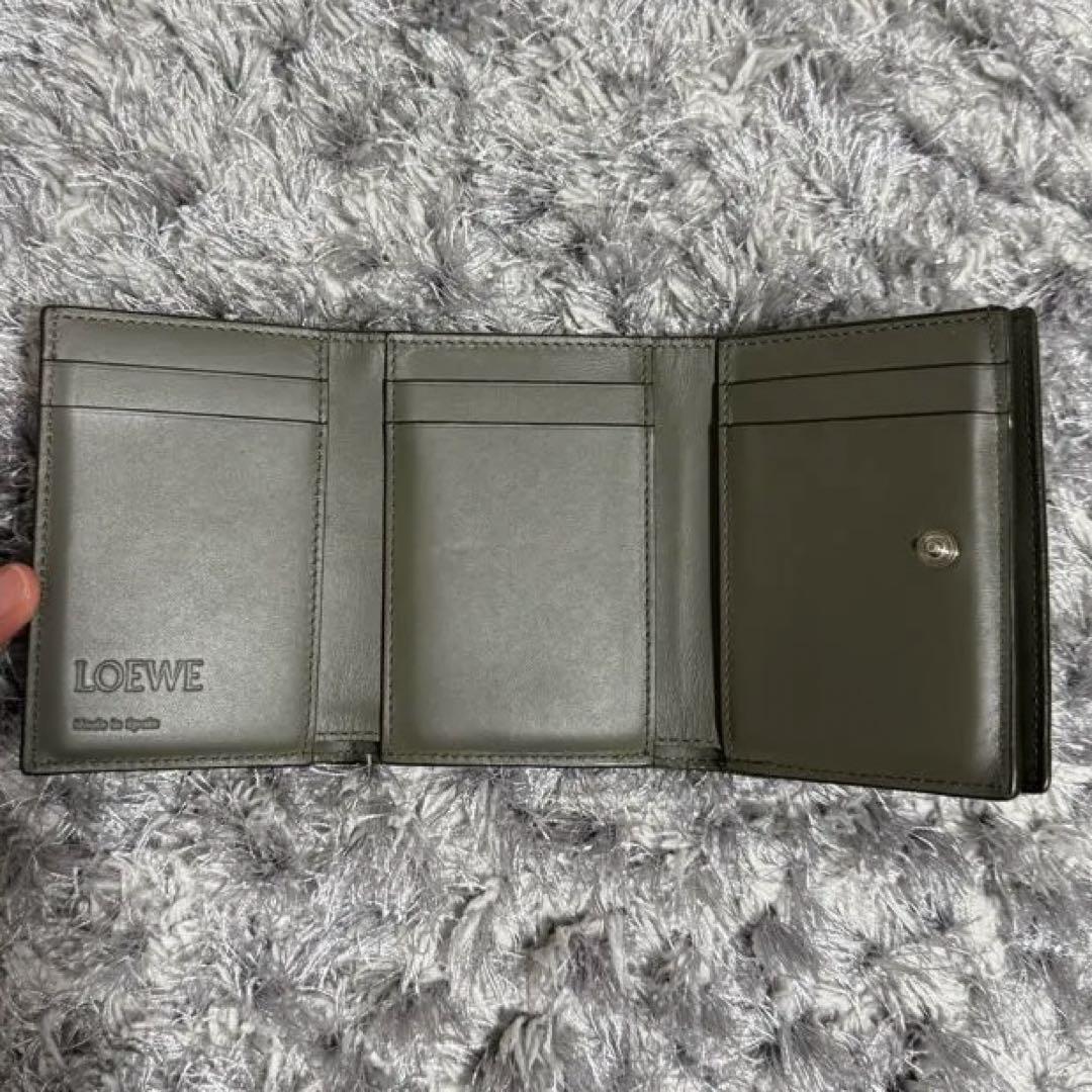 LOEWE 財布　カーキ　三つ折り　ロエベ
