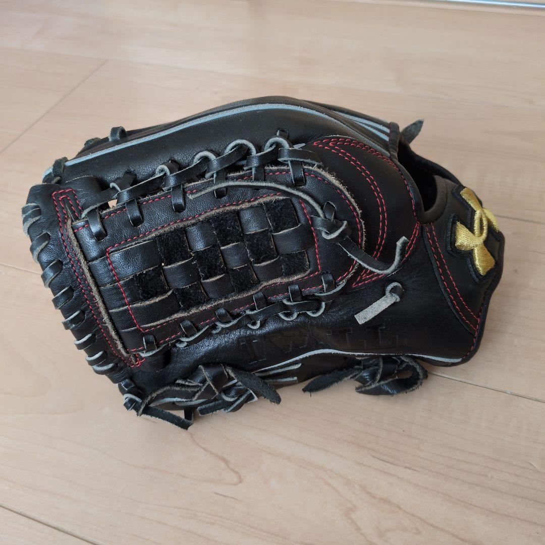 Under Armour 硬式用グローブ 　ジュニア用(左利き)