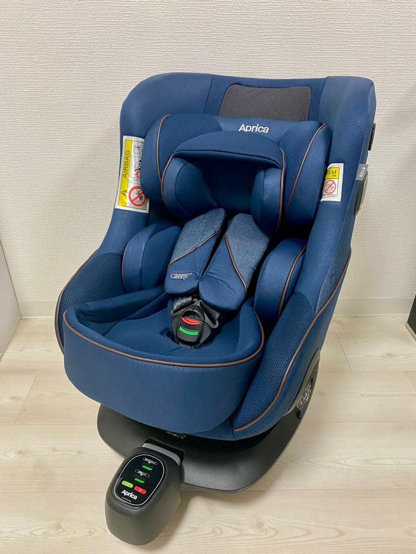 [Sランク美品]Aprica クルリラビッテプロテクト チャイルドシートR129
