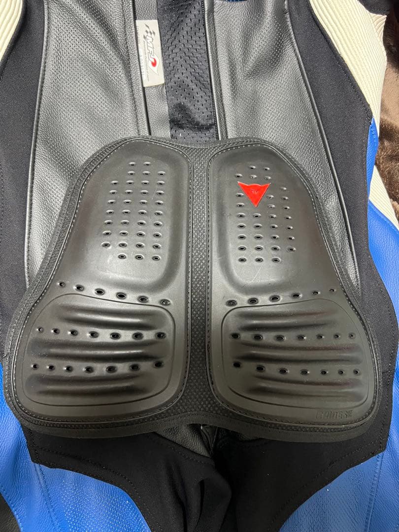 Dainese 革ツナギ 青/赤/黒