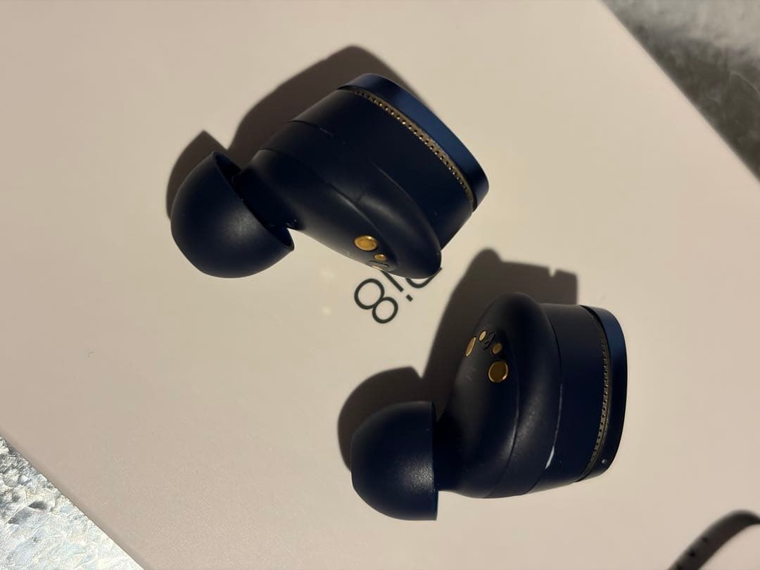 Bowers & Wilkins Pi8 B&W イヤホン ブルー