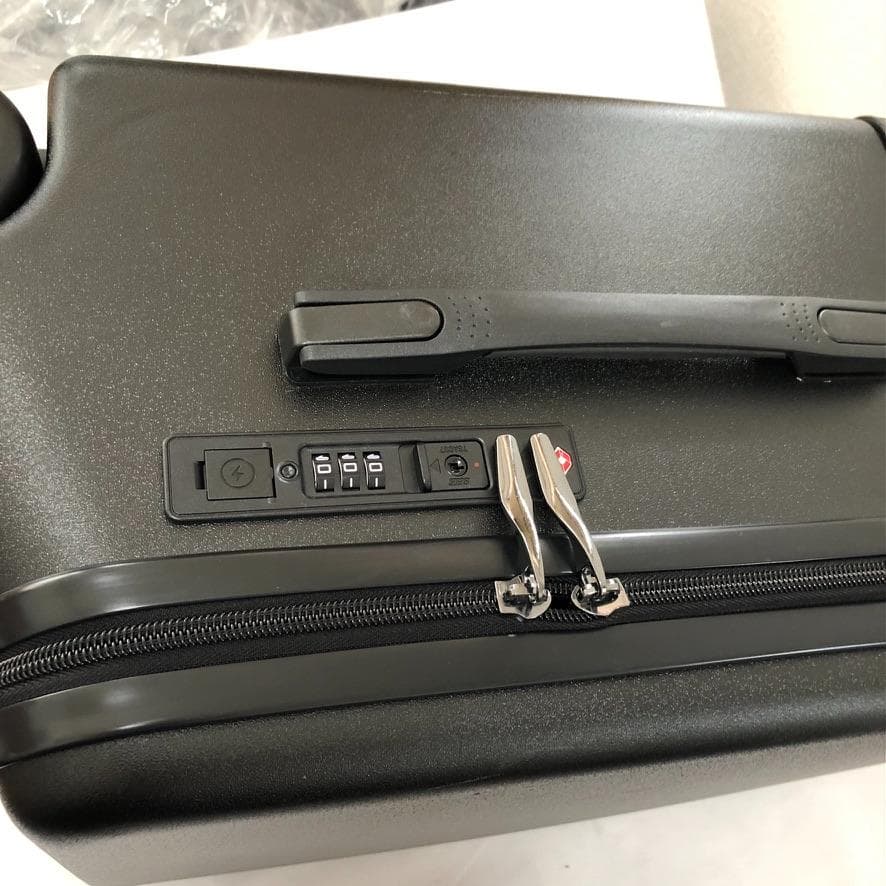 【中古】子供が乗れるキャリーケース キッズトラベルNEO ブラックZ9