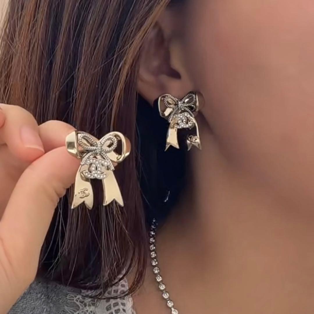 CHANEL ピアス ノベルティ ロゴピアス