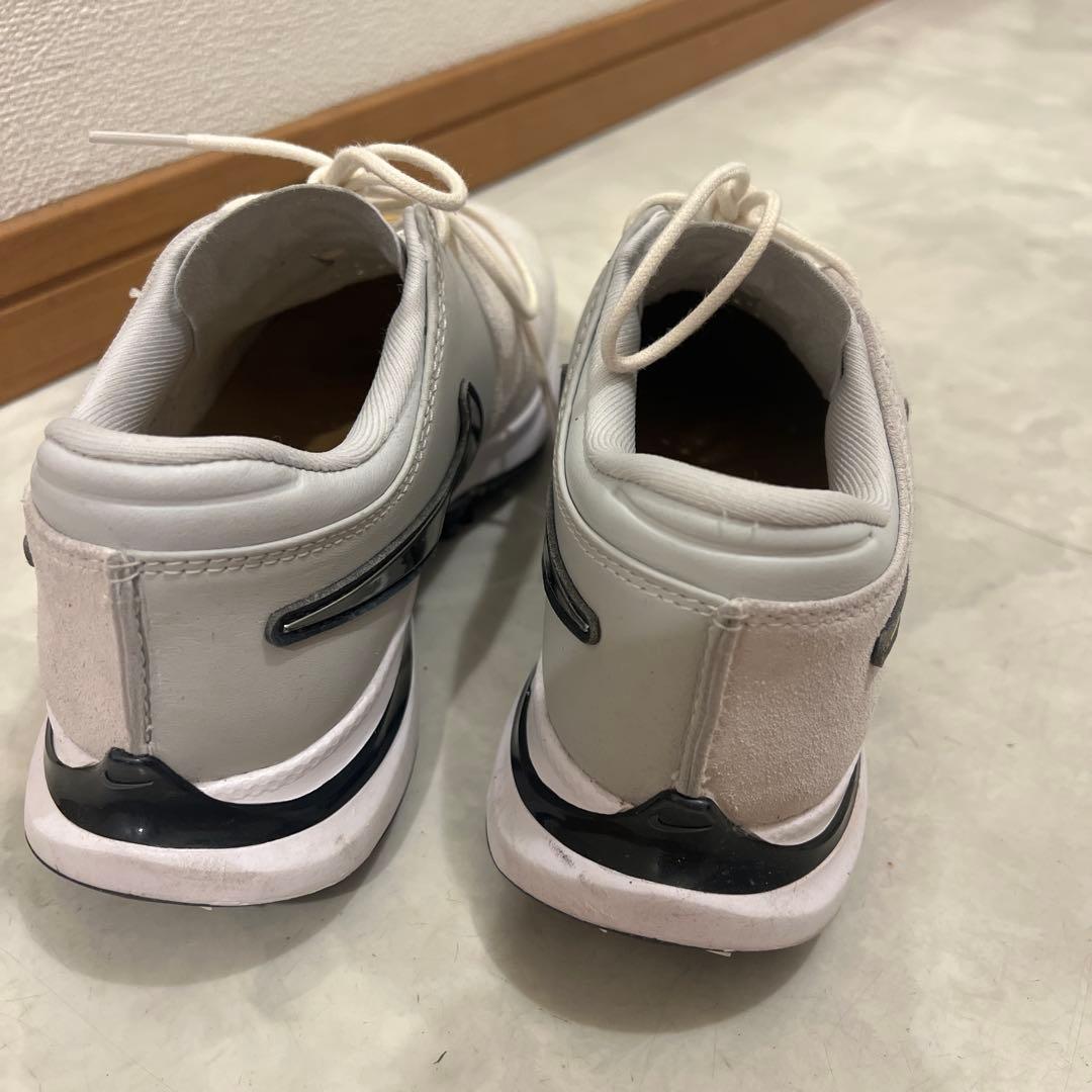 Nike ゴルフシューズ ホワイト/ゴールド