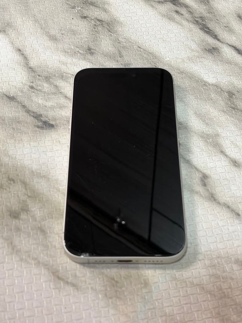 Apple iPhone 16 ホワイト