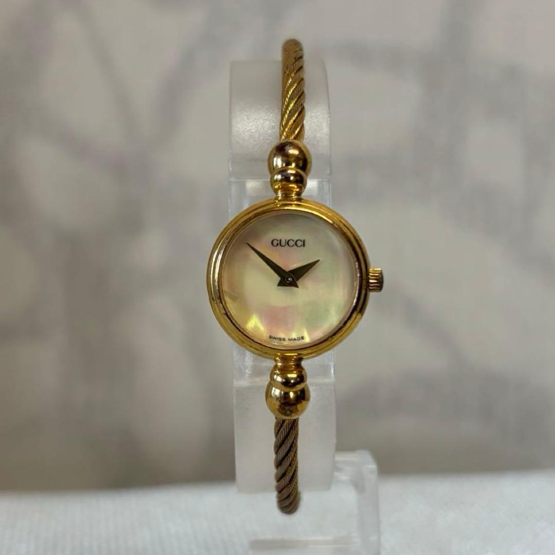 稼動品　鑑定済GUCCI グッチ　バングルウォッチ　腕時計 2700 2L R