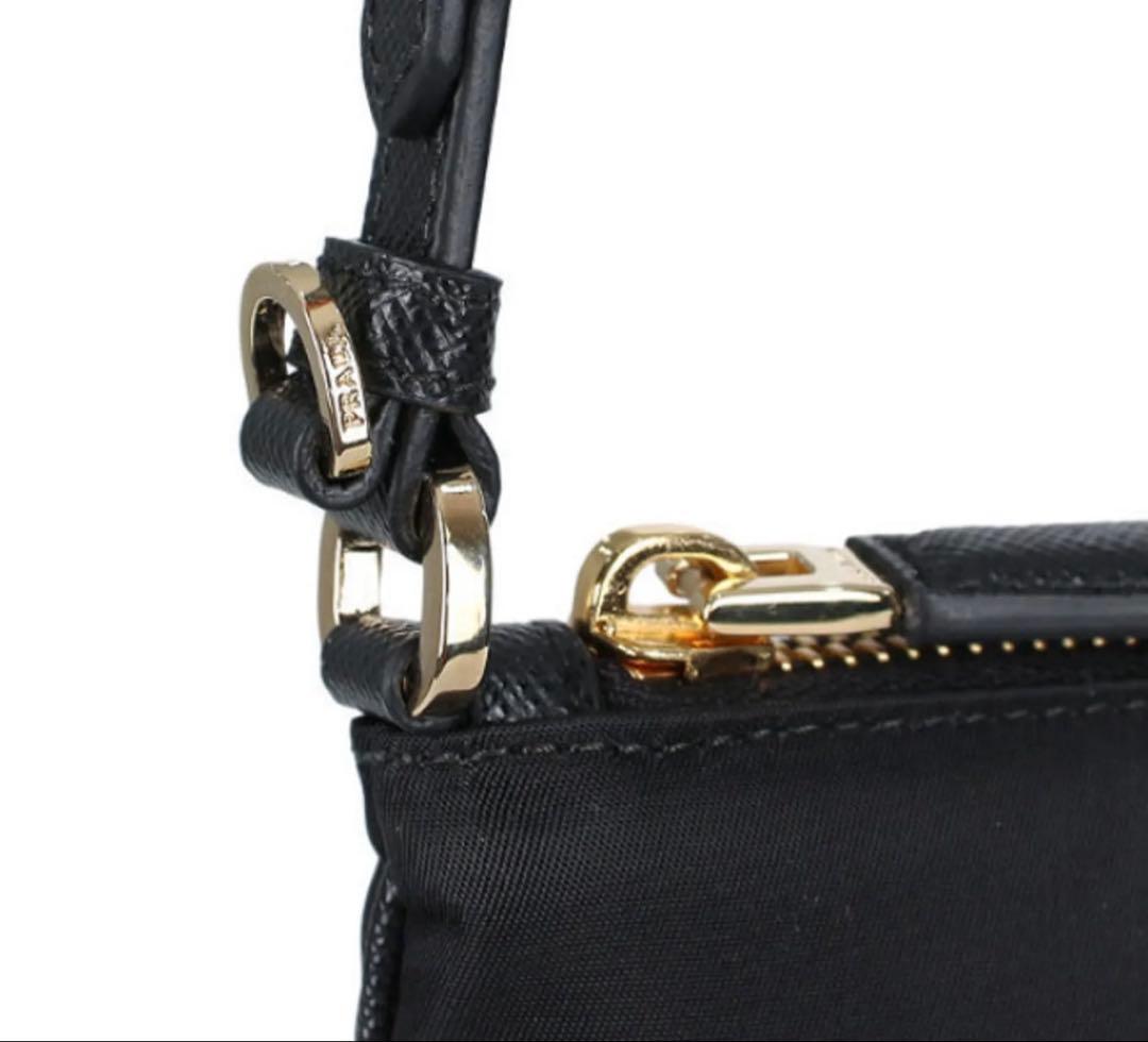 プラダ ショルダーバッグ　ナイロン　梨花さん愛用