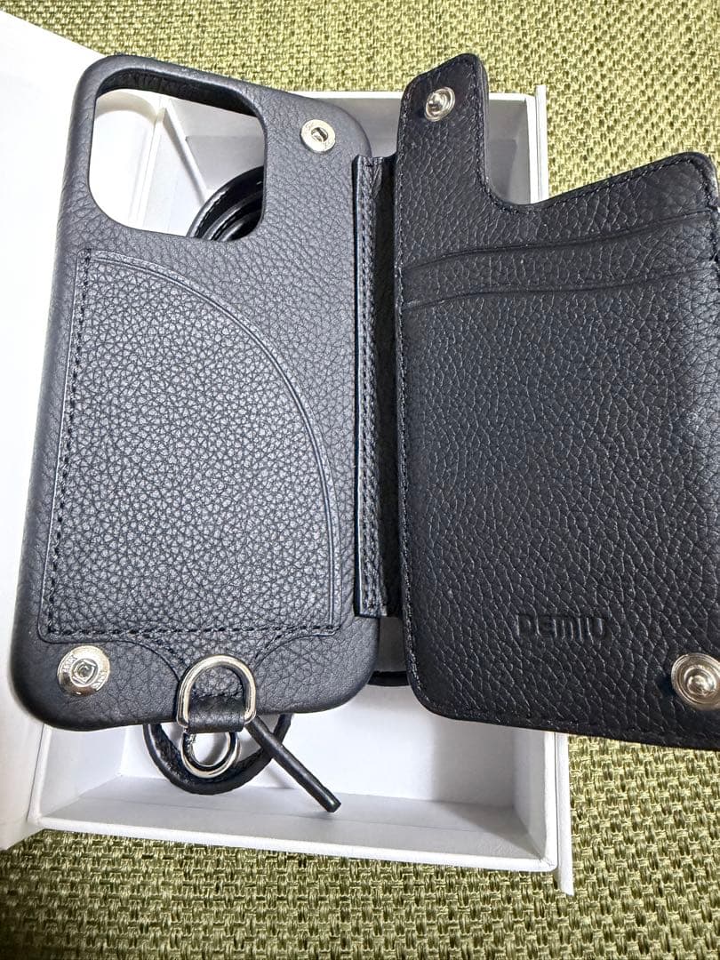 DEMIU スタッズブラック レザー iPhoneケース iPhone15pro