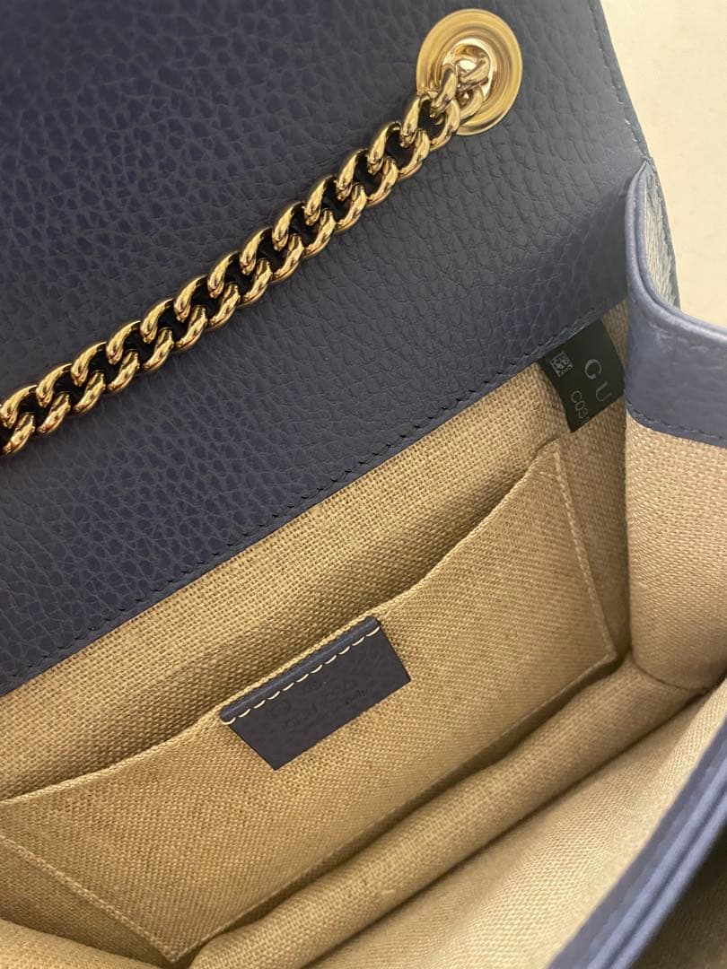 M*n様 美品　GUCCI グッチ　レザー　ショルダーバッグ