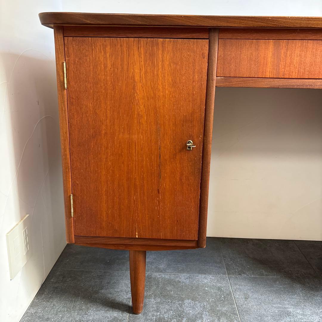 格安現品処分！　北欧ヴィンテージ　 デンマーク製　ヴィンテージデスク