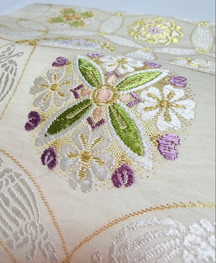 高級 袋帯 正絹 六通柄 七宝柄 ホワイト シルバー 唐織 訪問着