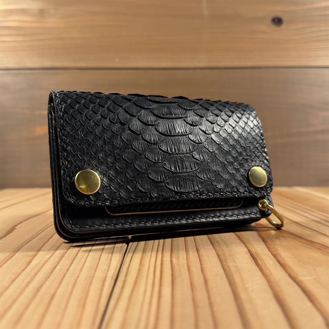 【限定生産】ミドルトラッカーウォレット｜ダイヤモンドパイソン×丘染めヌメ革