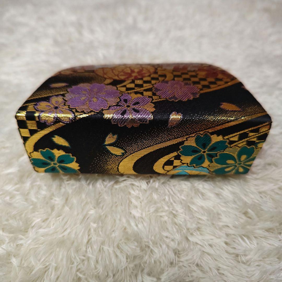 七五三　7歳　草履とバッグ　筥迫セット　ブラック　黒系　ゴールド　花柄　鞠