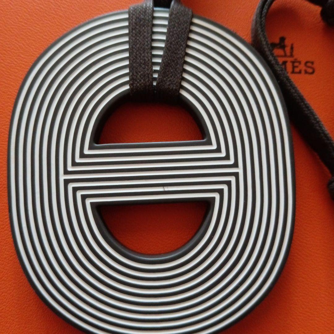 HERMÈS ストライプデザイン ネックレス