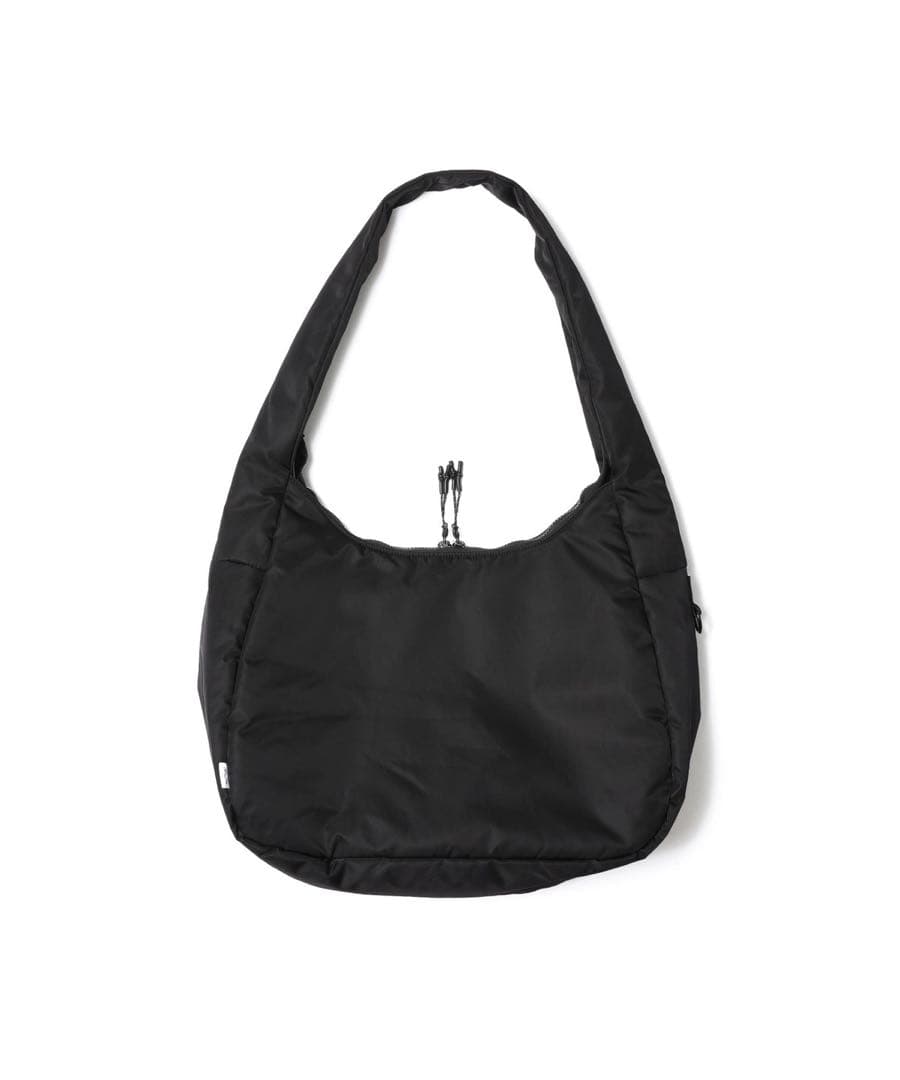 黒 ナイロン ショルダーバッグ　meltum