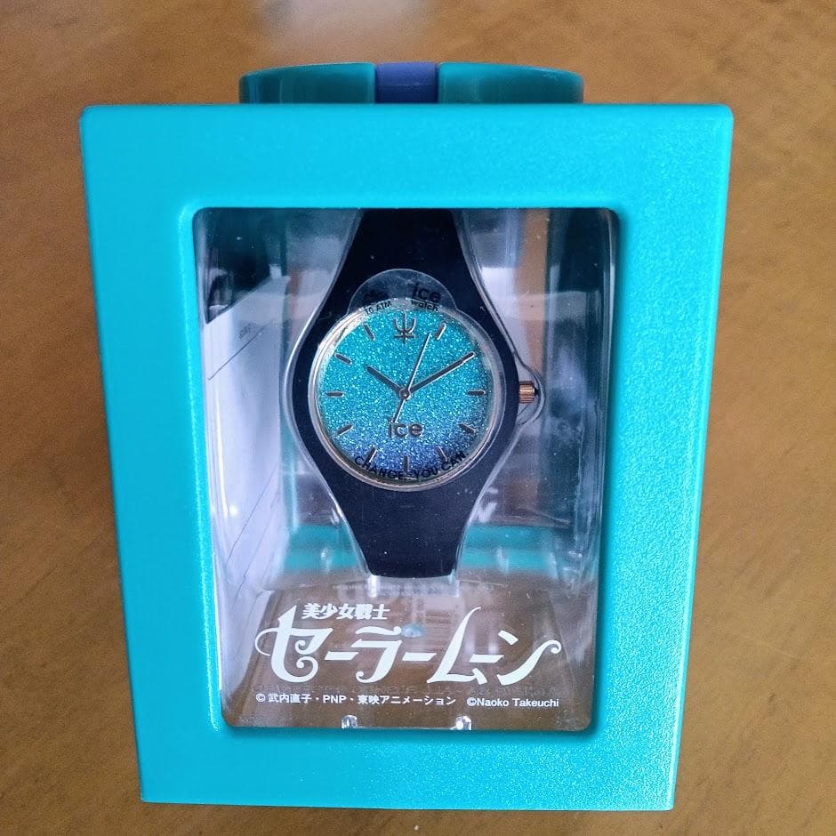 ice watch セーラームーン 青 　希少価値の高いアイテムです。