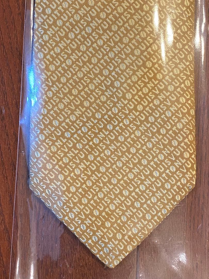 美品 ルイヴィトン ネクタイ 総ロゴ ジャガード ハイブランド 金　イエロー