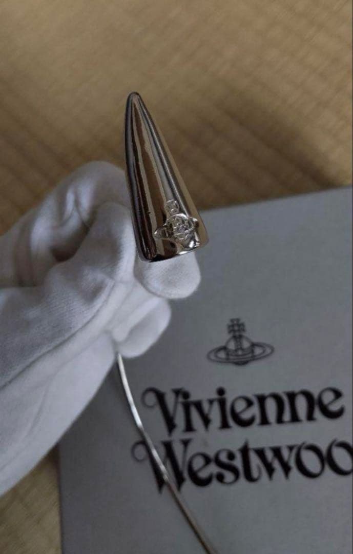 特価セール　ホーンティアラシルバー　ヴィヴィアン