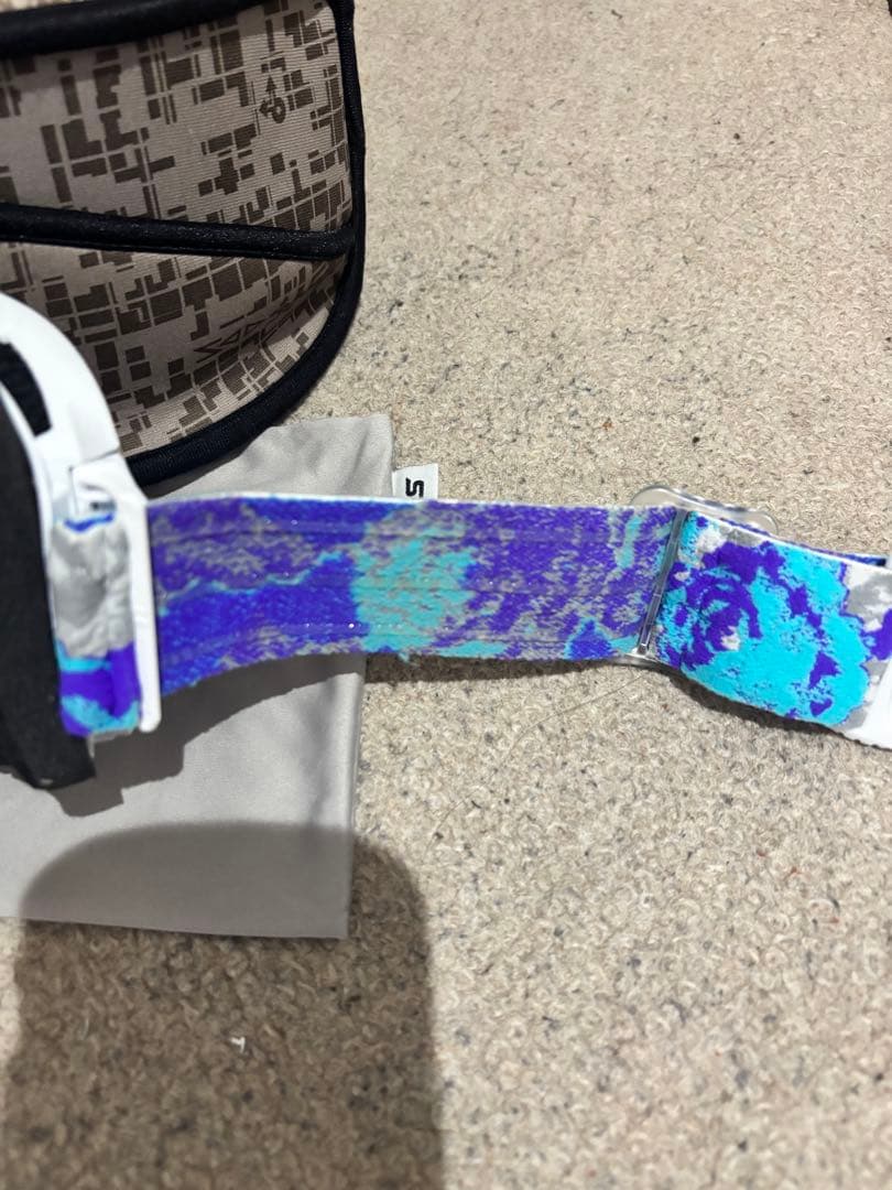 SWANS ゴーグル 換気付きホワイト/ブルー 収納ケース付き