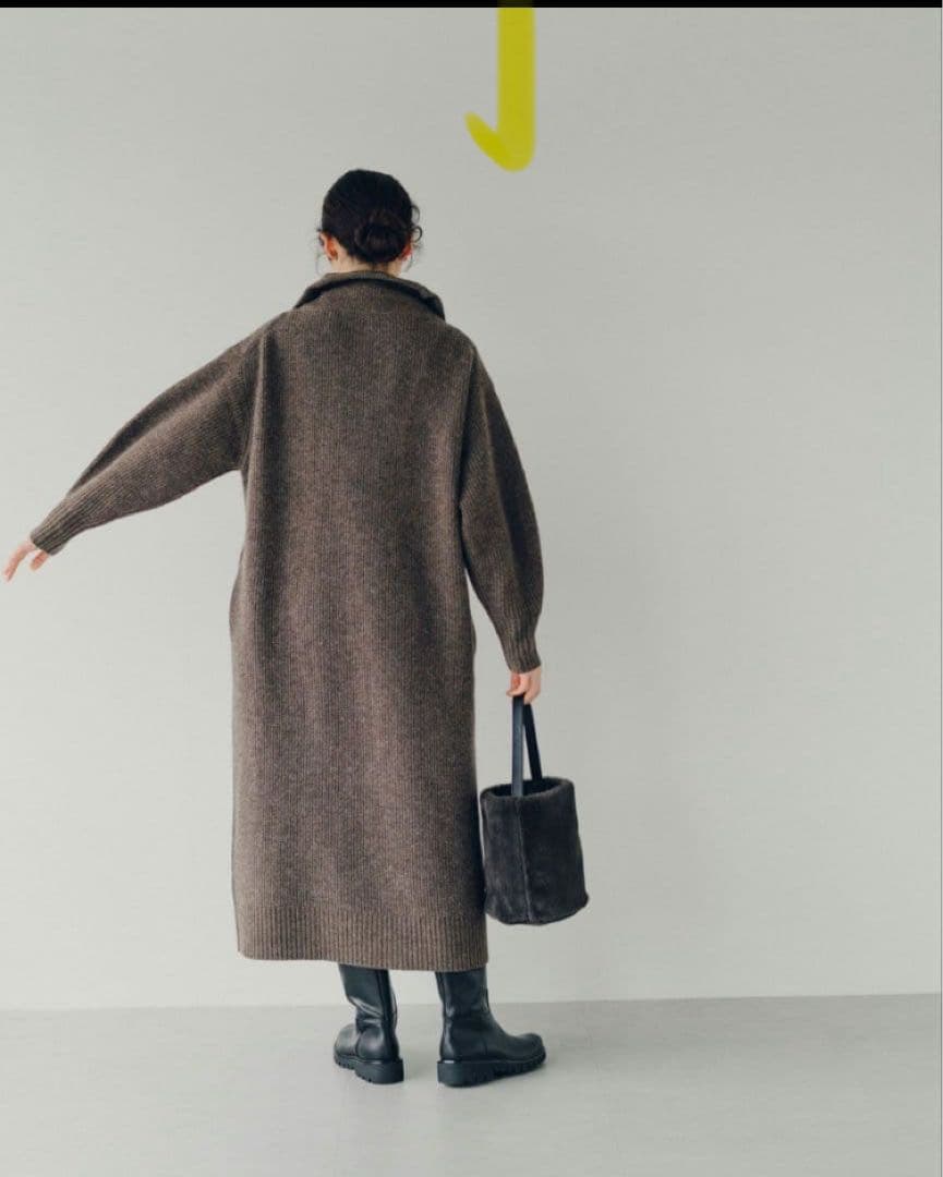 北欧暮らしの道具店「冬の大人に」ウール素材のハーフジップニットワンピースブラウン