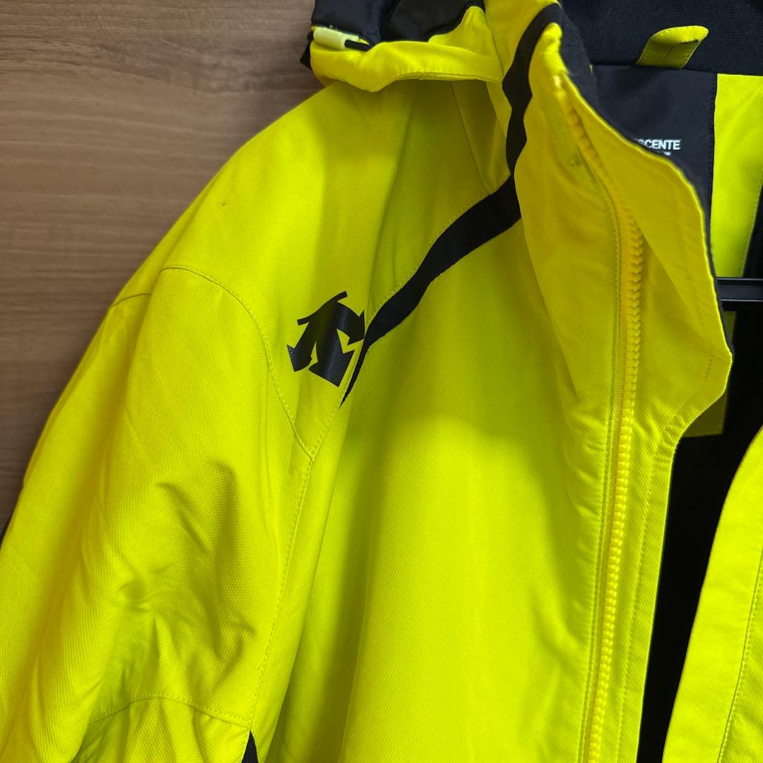 イエローと黒のスキーウェア（男性用）