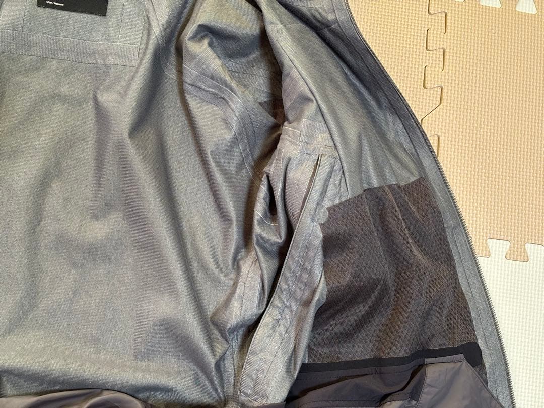 ピークパフォーマンス　スキーウェア　ゴアテックス　メンズM〜L 黒　ブラック