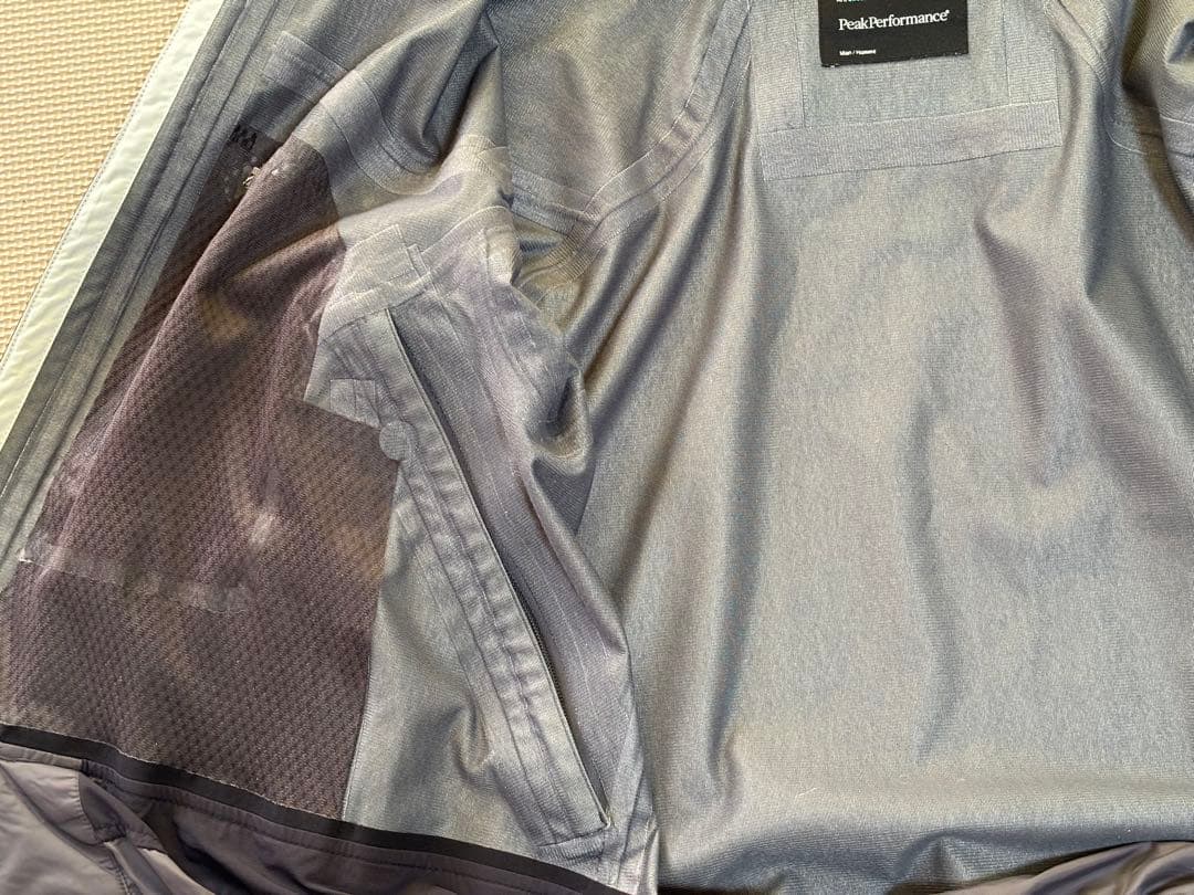 ピークパフォーマンス　スキーウェア　ゴアテックス　メンズM〜L 黒　ブラック