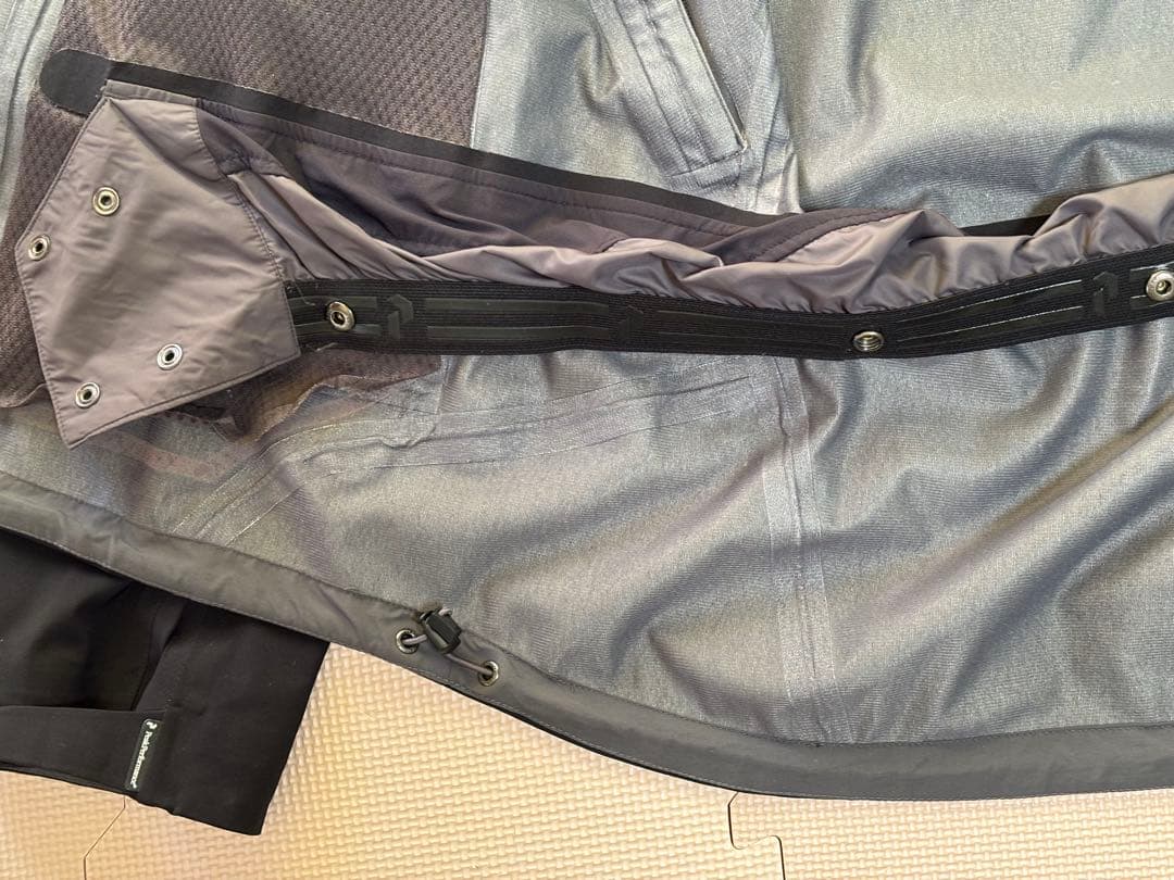 ピークパフォーマンス　スキーウェア　ゴアテックス　メンズM〜L 黒　ブラック