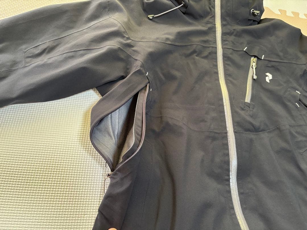 ピークパフォーマンス　スキーウェア　ゴアテックス　メンズM〜L 黒　ブラック