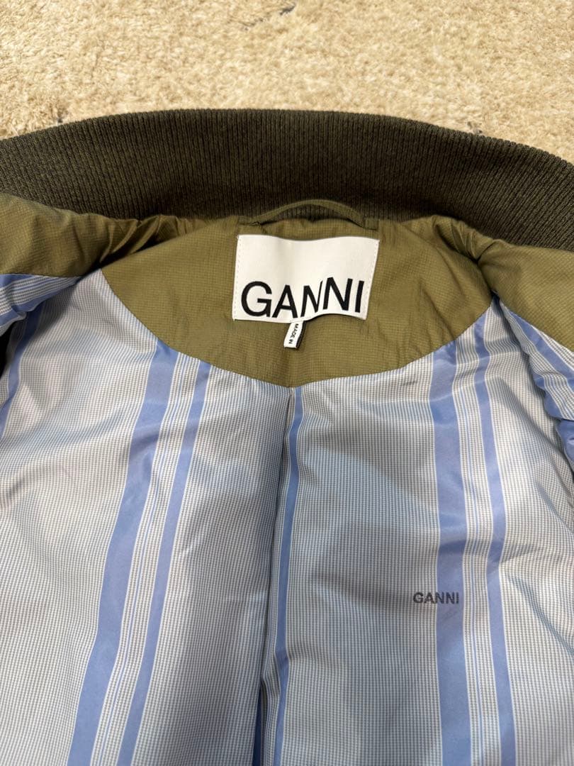 GANNI オリーブ ダウンベスト