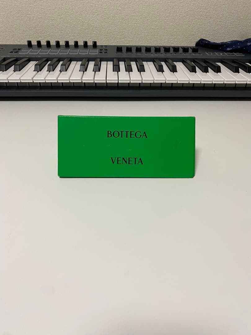 BOTTEGA VENETA ブラック サングラス