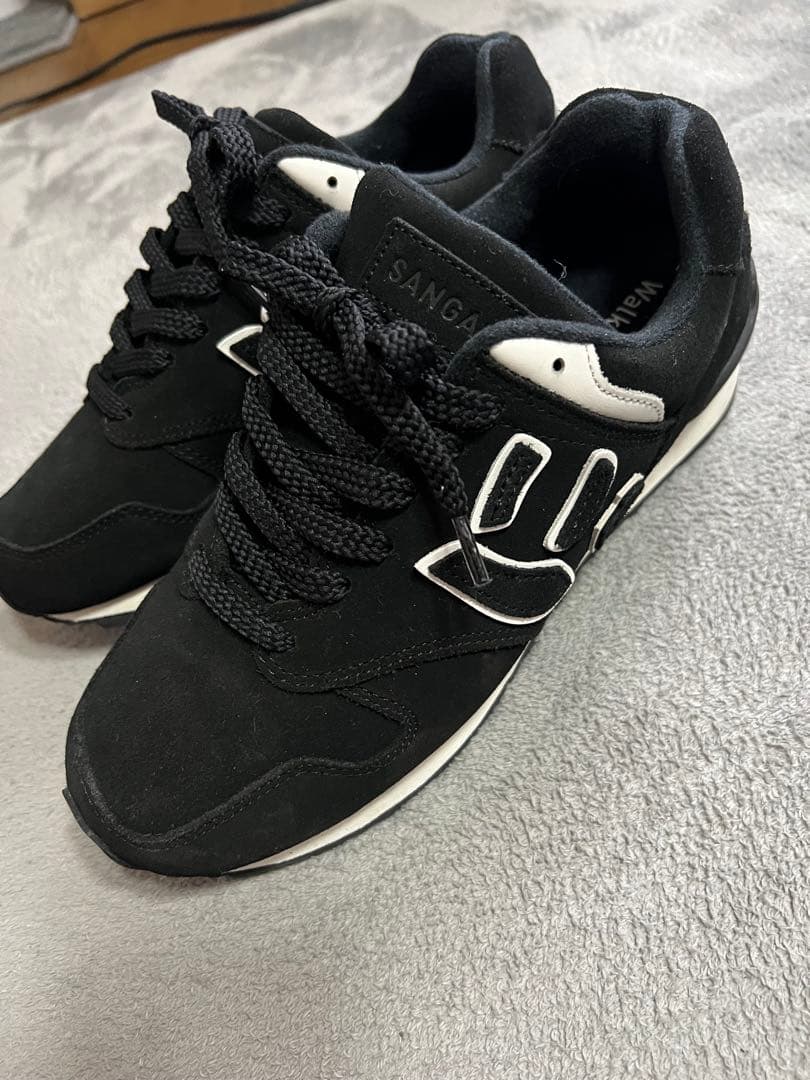 にゅ　サンガシオ　23.5cm