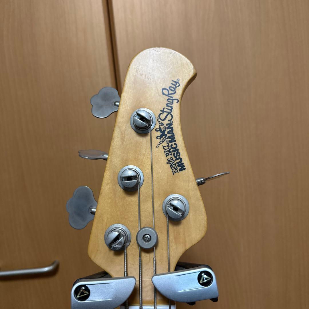 ベース Musicman stingray Translucent Green