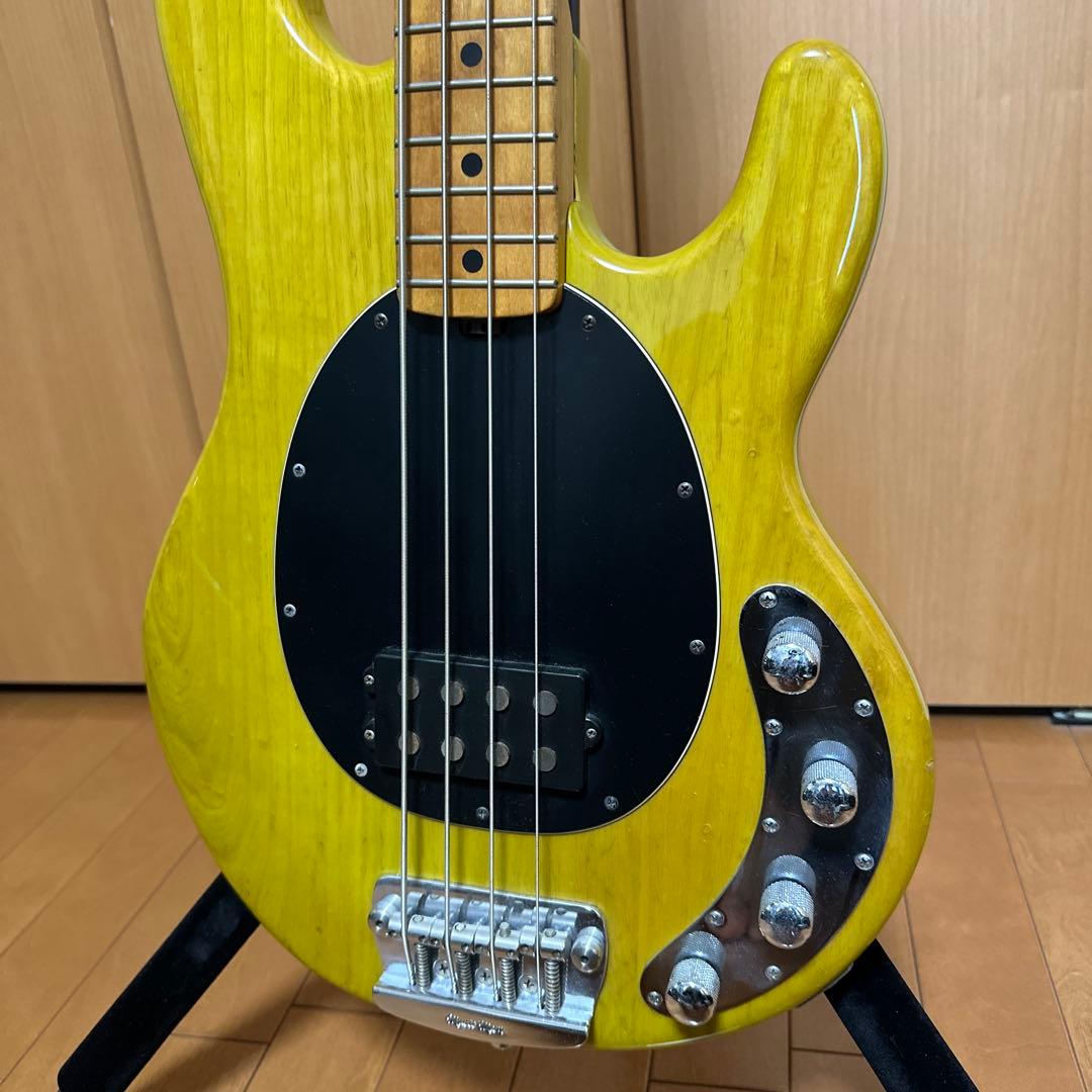 ベース Musicman stingray Translucent Green