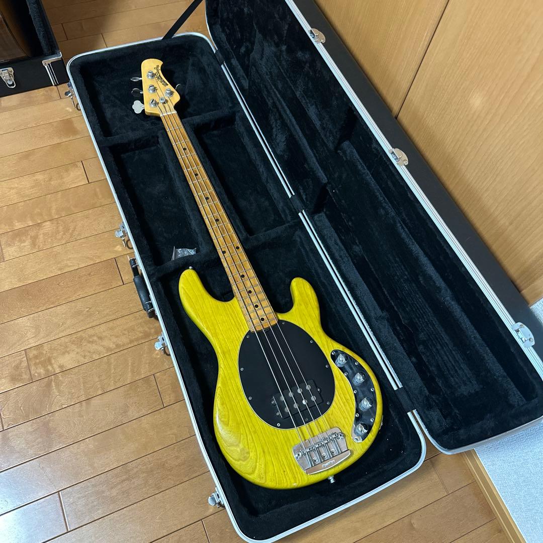 ベース Musicman stingray Translucent Green