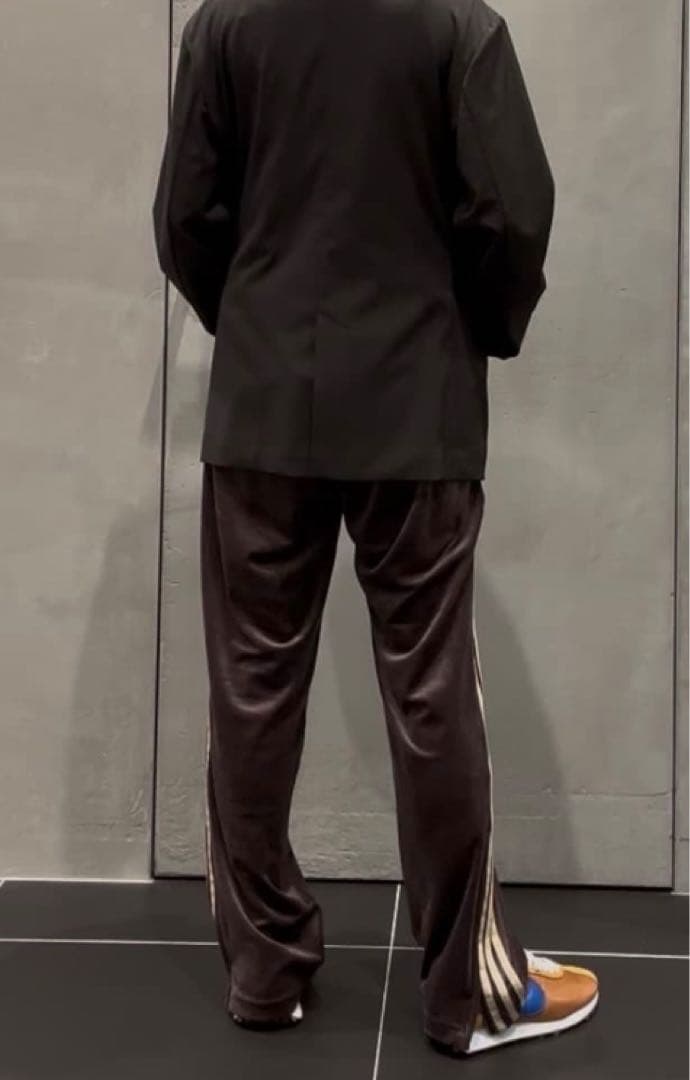 新品タグ付adidas Originalsファイヤーバード ベロアトラックパンツ