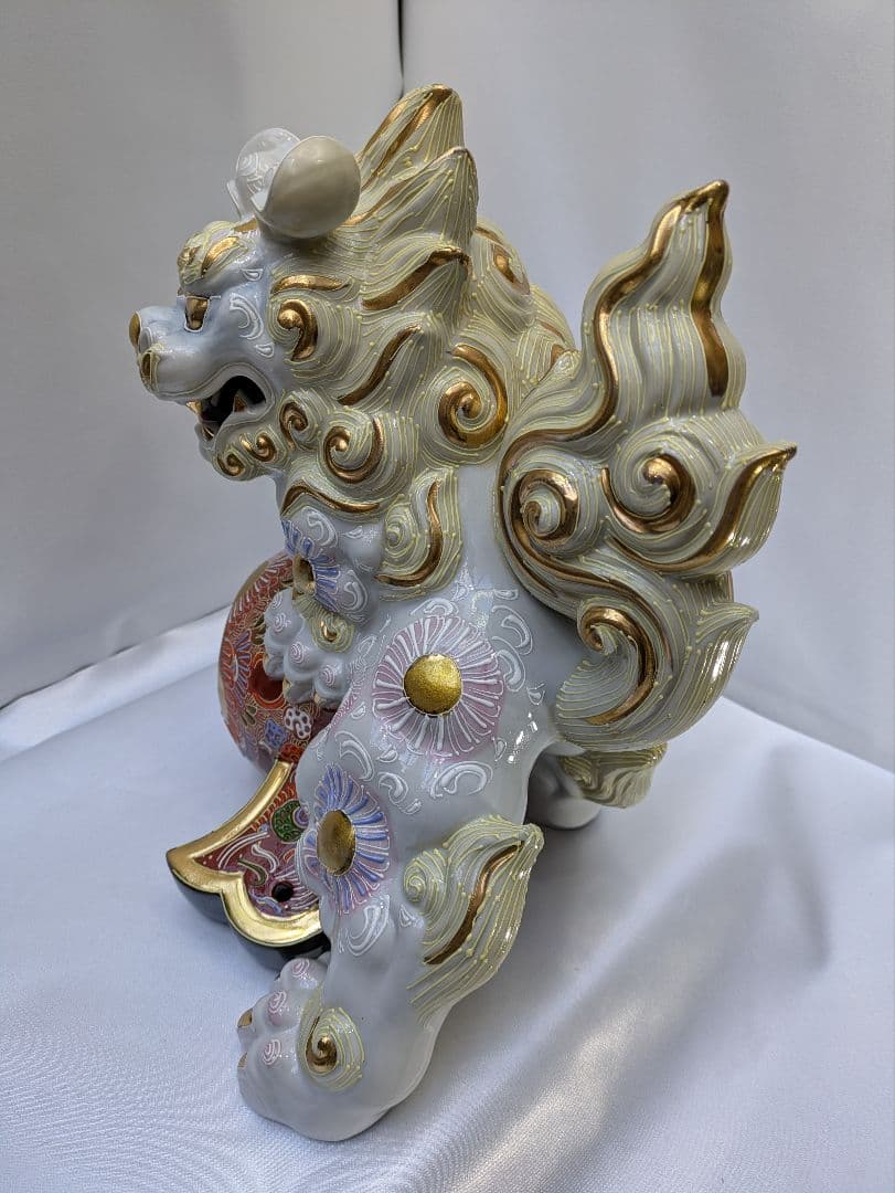 ☆b468、九谷焼　9号宝獅子　白盛 魔除けの 「獅子 」